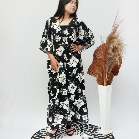0112/ Black Hibiscus Flower pattern Kaftan - Picture 4 of 10